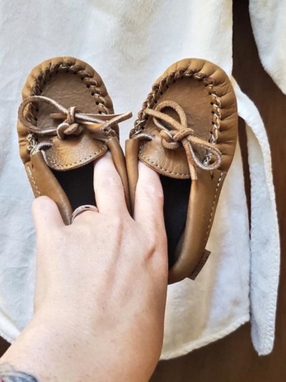 Child Laurentian Chief Moccasin Size 8 ( 2-3 Year Olds)